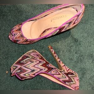 Shoe Dazzle Pink Multicolor Zigzag Peep-Toe Heels